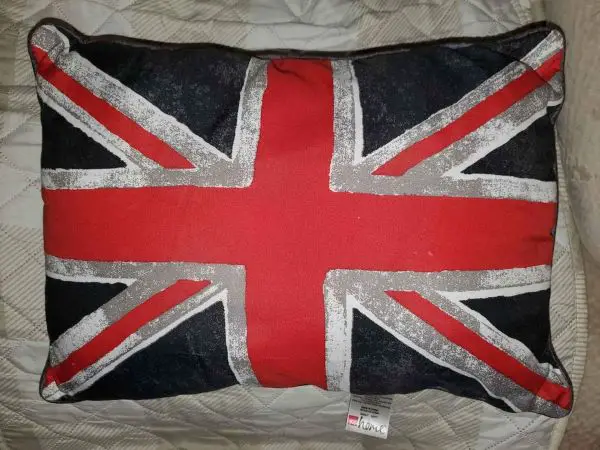 gifts for anglophiles A pillow with the design of the Union Jack flag