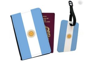 Argentina gifts A passport cover and luggage tag with the Argentinean flag