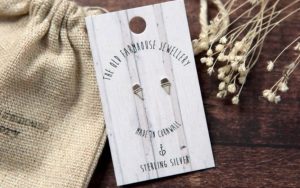 Earring studs in the shape of ice cream cones