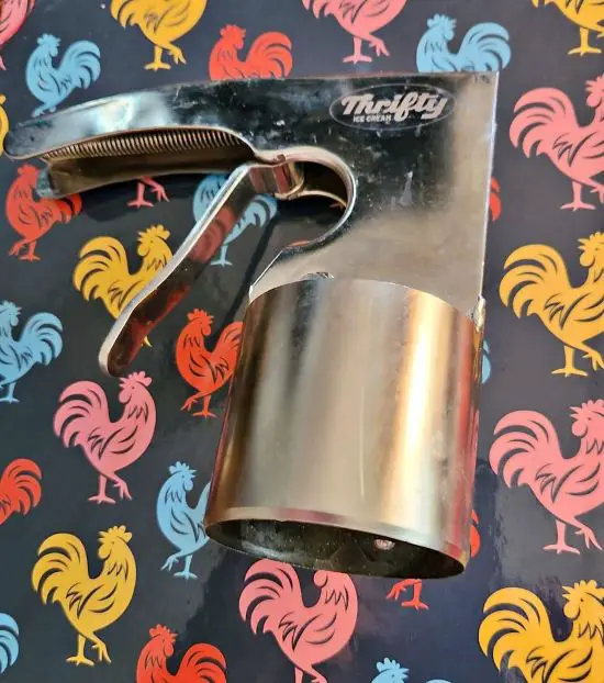 An ice cream scoop
